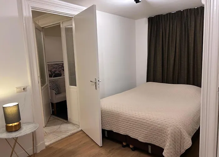 Luxury Leidseplein With Private Patio Appartement